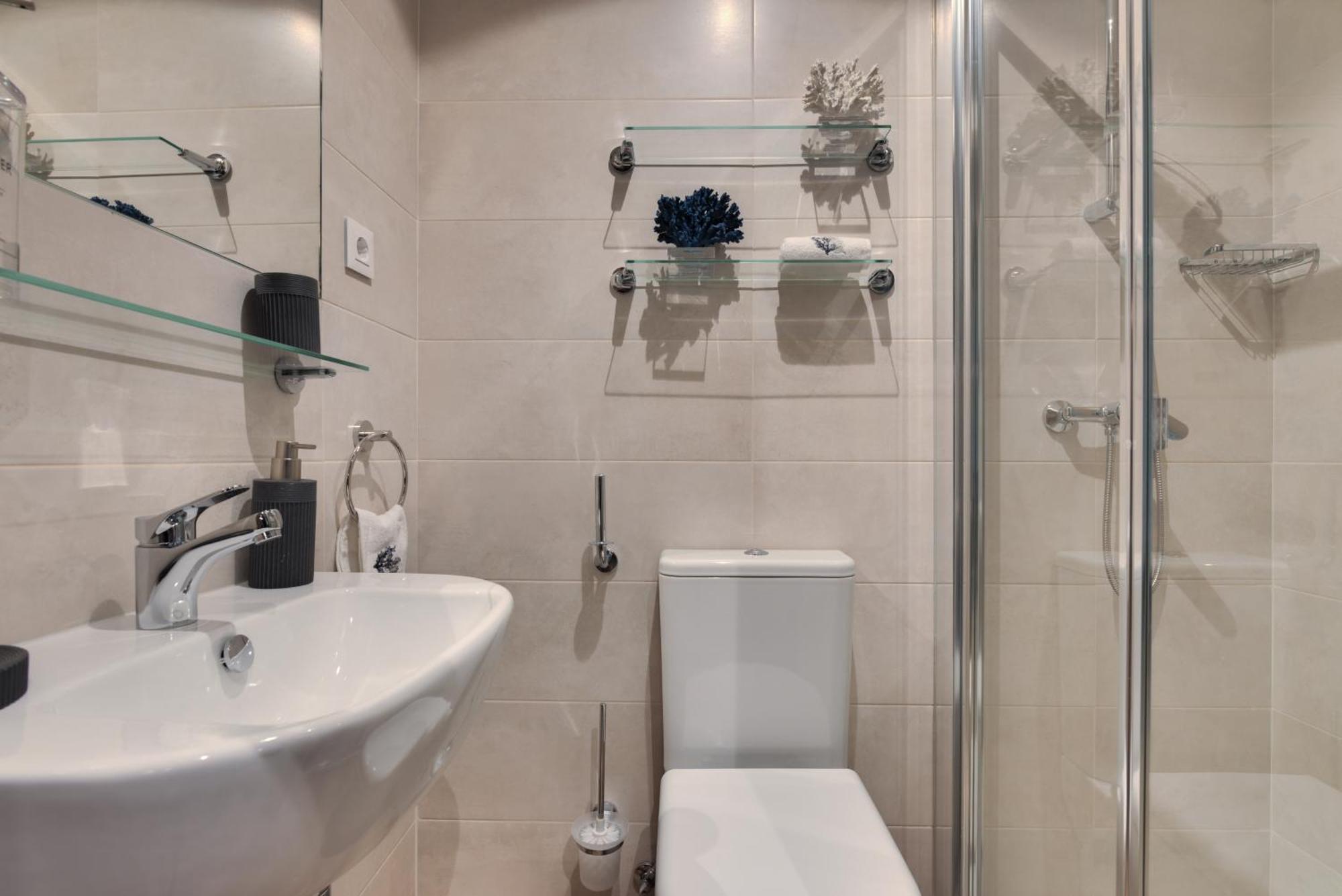 Livensa Living Pamplona Albergue Juvenil Экстерьер фото